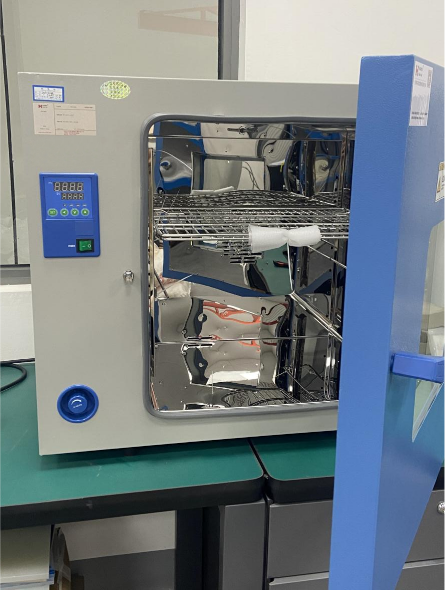 鼓風(fēng)干燥箱交貨現(xiàn)場圖